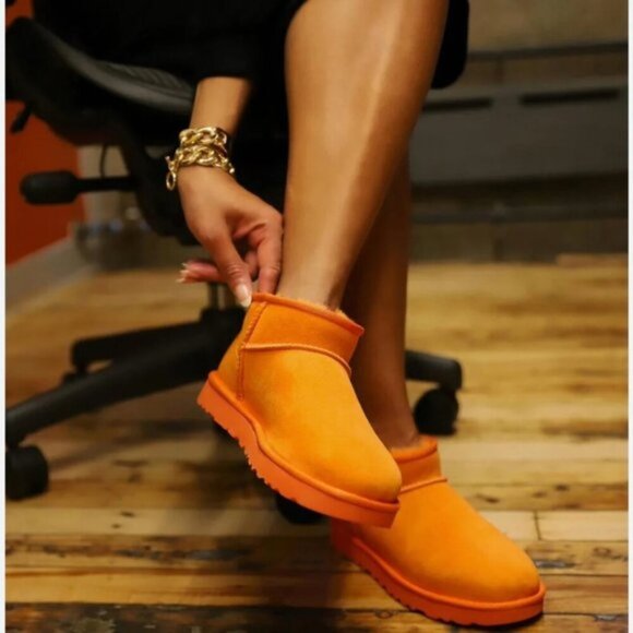 UGG Women's Classic Ultra Mini Ankle Boot - Picture 1 of 9